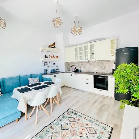 Apartment 2br Vintage - Free Parking Warna